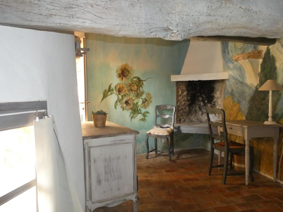 Hotel Le Jas Des Aiguiers à Saint-Saturnin-lès-Apt Extérieur photo
