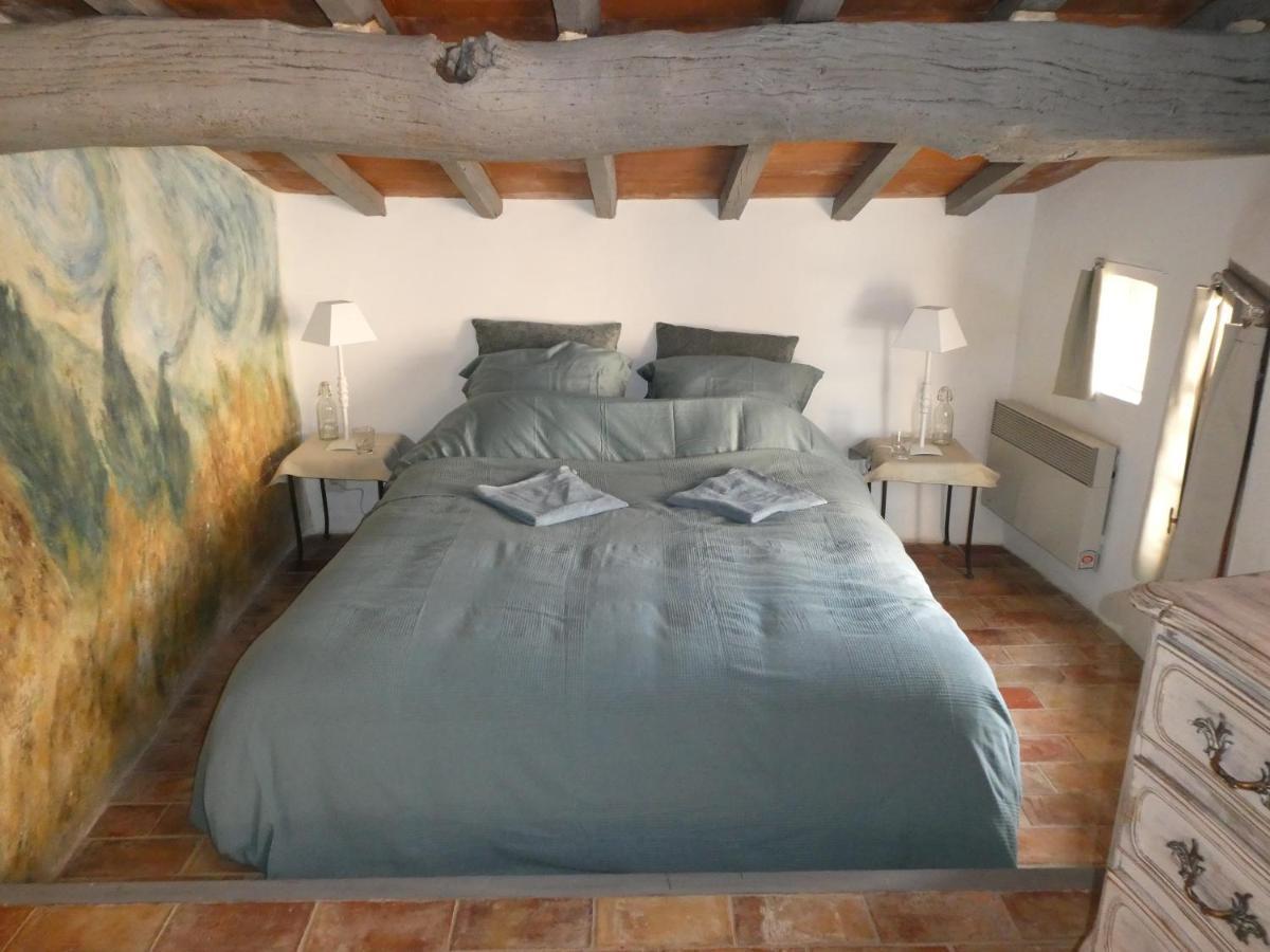Hotel Le Jas Des Aiguiers à Saint-Saturnin-lès-Apt Extérieur photo